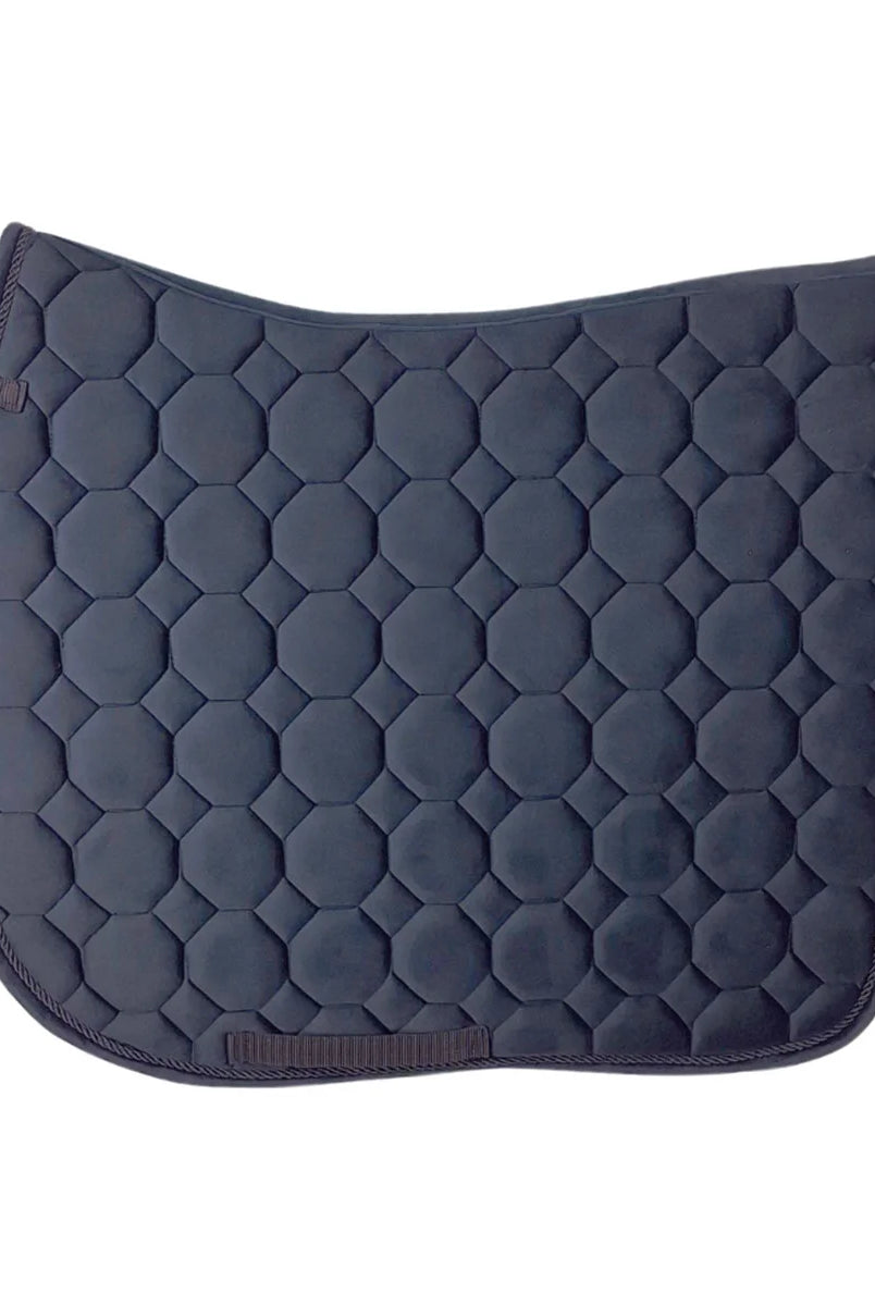CAMEO Suede Dressage Saddlecloth in Black showcasing a straight-cut square profile, anatomical swan-neck high wither clearance, hexagonal honeycomb quilting, and tonal rope piping engineered with breathable foam for shock absorption, moisture-wicking comfort, and dressage saddle stability.
