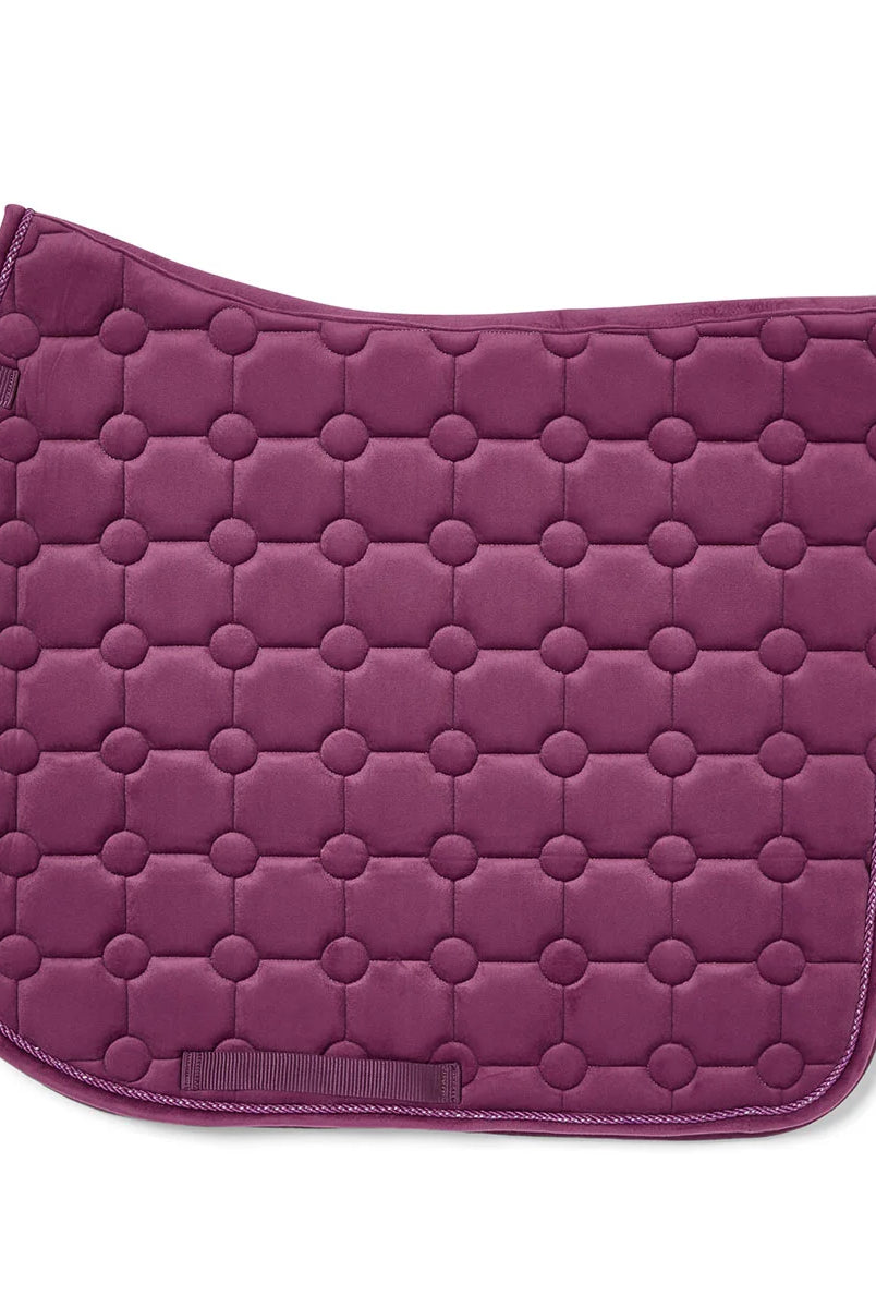 CAMEO Suede Dressage Saddlecloth in Deep Purple showcasing a straight-cut square profile, anatomical swan-neck high wither clearance, geometric circle-quilt pattern, and rope piping engineered with breathable foam for shock absorption, moisture-wicking comfort, and dressage saddle stability.