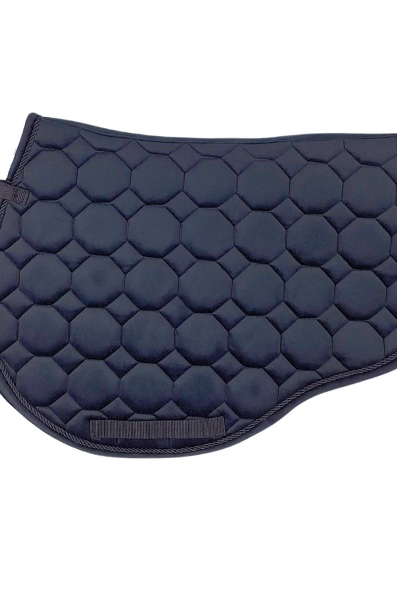 CAMEO Suede GP & Jump Saddlecloth in Black showcasing the forward-cut silhouette, swan-neck high wither clearance, octagonal geometric quilting, and rope piping engineered for shock absorption, moisture-wicking comfort, and jump saddle stability.